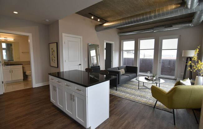 1 bed, 1 bath, 642 sqft, $3,150, Unit 3833-701