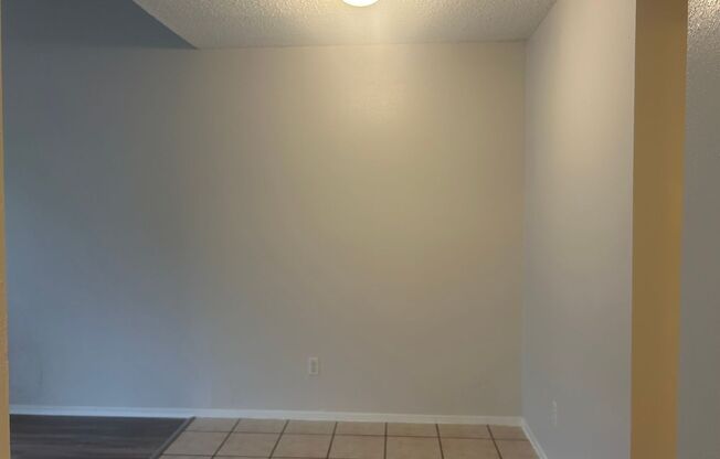 1 bed, 1 bath, 700 sqft, $1,254, Unit OCR-235