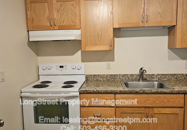 300 SE 148 AVE