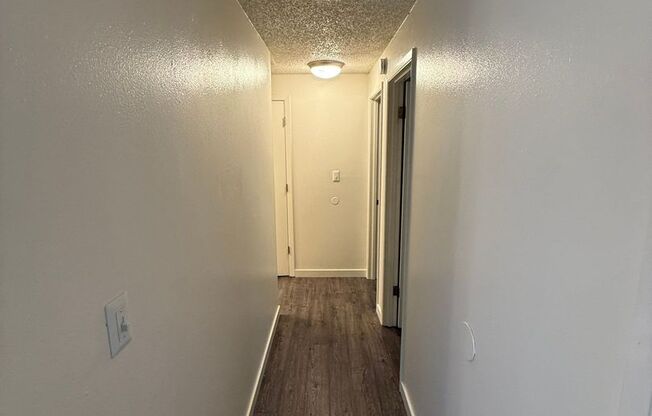 2 beds, 1 bath, 825 sqft, $1,245, Unit 233