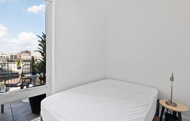1 bed, 1 bath, $1,600
