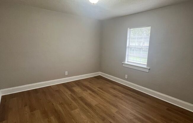 3 beds, 1 bath, $1,300