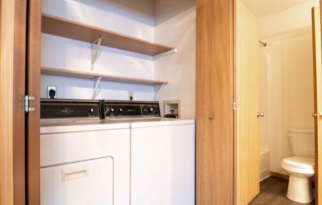 2 beds, 1 bath, 935 sqft, $1,315, Unit 3710235