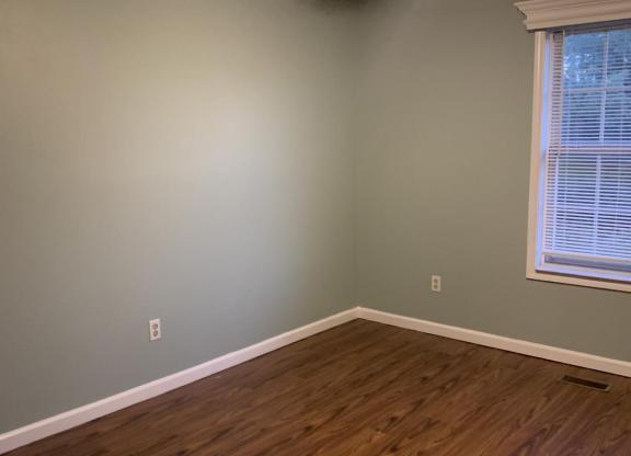 3 beds, 2 baths, 1,250 sqft, $1,500