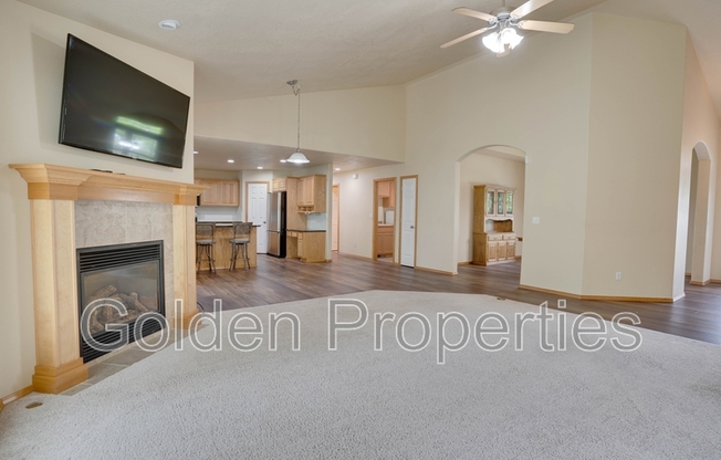 3045 W THORNDALE LOOP