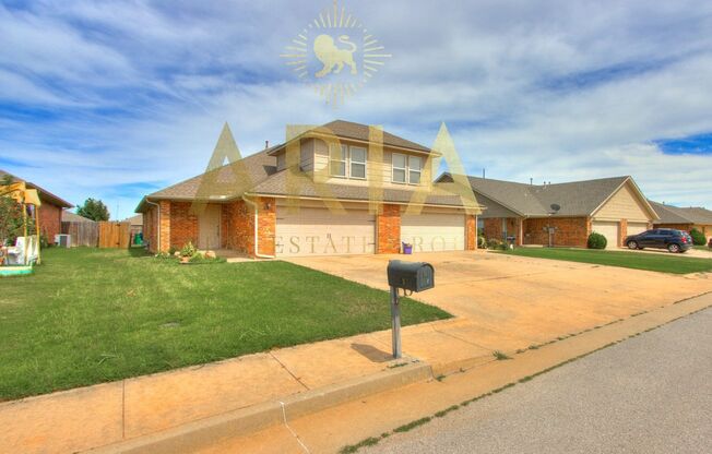 Spacious 4 Bed/2 Bath Duplex Home in Mustang School District!