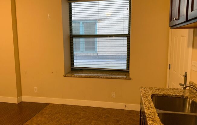 Studio, 1 bath, $725, Unit 326