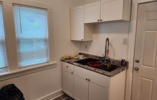 3 beds, 1 bath, $3,100