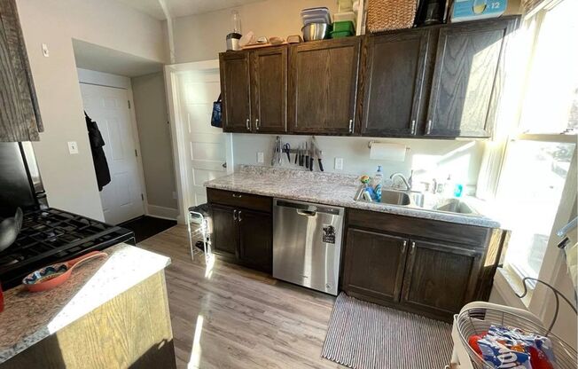 1115 1/2 4th Street NE