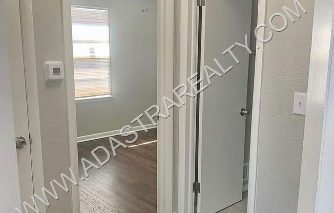 3 beds, 1 bath, $1,550