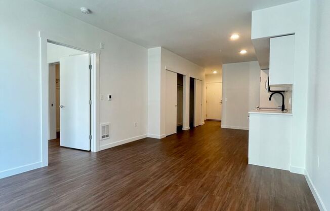 1 bed, 1 bath, 674 sqft, $2,445, Unit 310