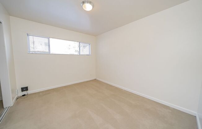 2 beds, 1 bath, $2,195, Unit 4