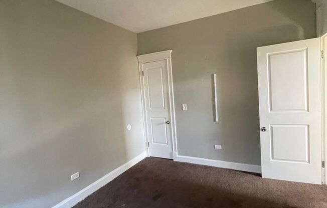 3 beds, 1 bath, $1,500, Unit Unit-2