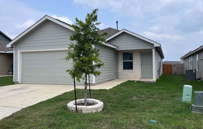 Relaxing Pet Friendly Home with pet door to backyard - Includes Washer/Dryer & Full Appliance Package