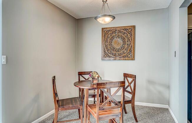 2 beds, 1 bath, 860 sqft, $1,154