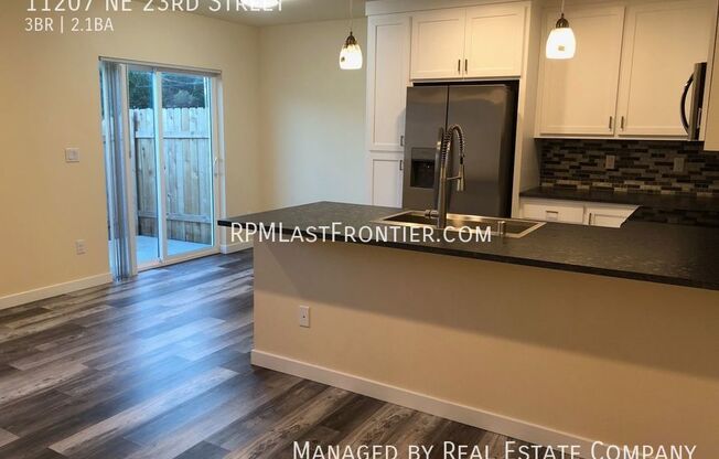 3 beds, 2.5 baths, 1,420 sqft, $2,200