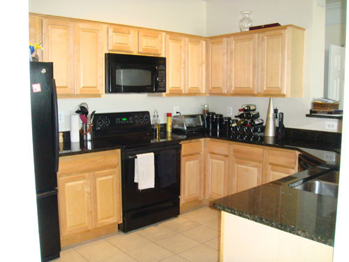 Awesome 3 bedroom condo walk to metro