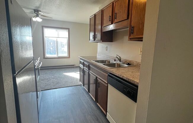 2 beds, 1.5 baths, 950 sqft, $775, Unit 302