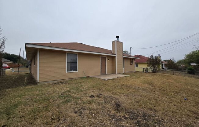 3 beds, 2 baths, $1,349