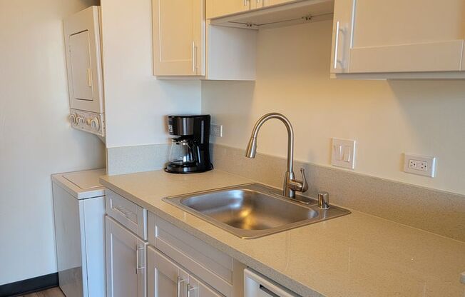 1 bed, 1 bath, $2,197, Unit # 904