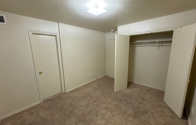 1 bed, 1 bath, 357 sqft, $975, Unit Unit 5