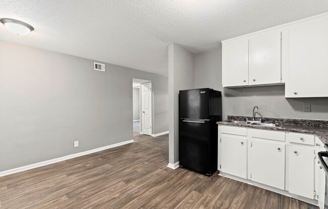 2 beds, 1 bath, 900 sqft, $799, Unit 202C