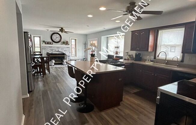 7434 S LOGAN AVE