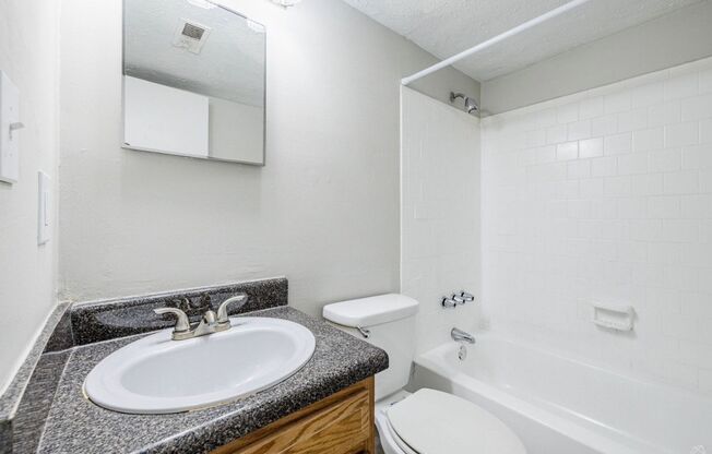 3 beds, 2 baths, 1,017 sqft, $1,395, Unit J129