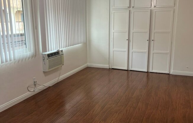 214 W MAPLE ST