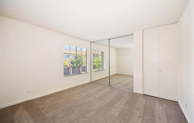 1 bed, 1 bath, 725 sqft, $2,445