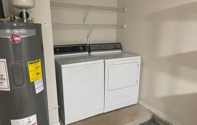3 beds, 2 baths, $1,850, Unit Unit A
