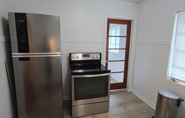 2 beds, 1 bath, $1,425