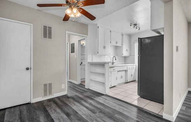 Top floor unit unit with Pool!