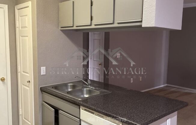 1 bed, 1 bath, 692 sqft, $1,140, Unit 367