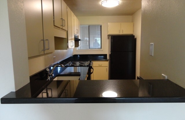 2 beds, 1.5 baths, 1,100 sqft, $1,697, Unit 1817