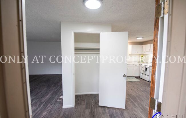 2 beds, 1 bath, 935 sqft, $1,249, Unit 28