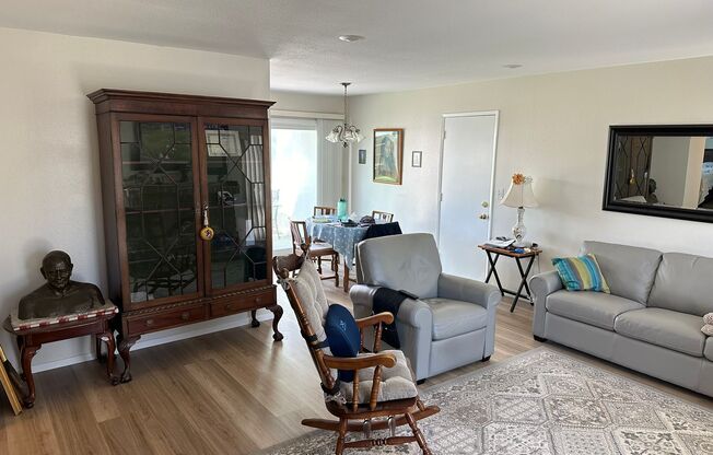 2 bed 1 bath home in Thousand Oaks CA