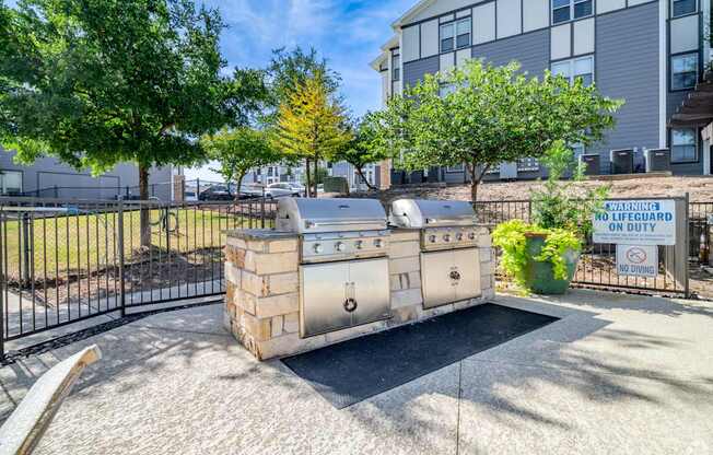 Poolside grilling turns Encore 281 into the perfect hosting spot