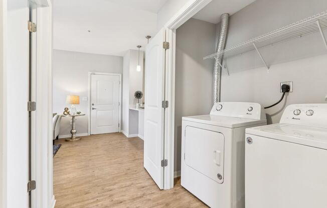 2 beds, 1 bath, 890 sqft, $1,635, Unit 753 - 201