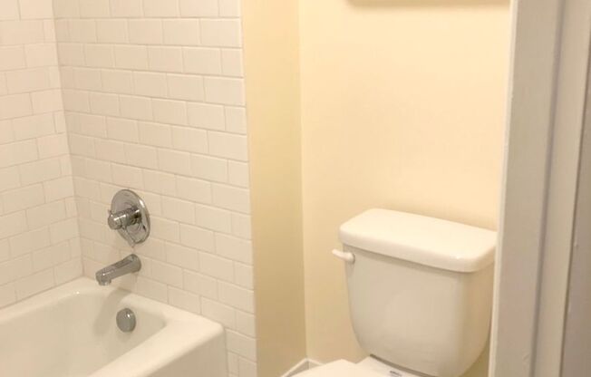 Studio, 1 bath, 395 sqft, $975, Unit 312