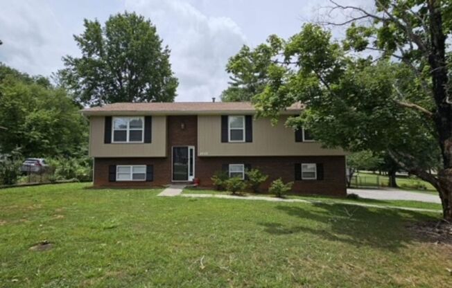 City of Maryville - 3 bedroom 2.5 Bath Contact Debra Johnson 865-591-8281