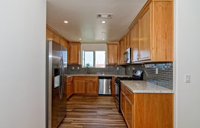 6372-6378 Inman St