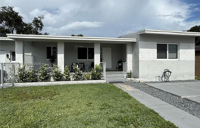 6825 NW 5 CT
