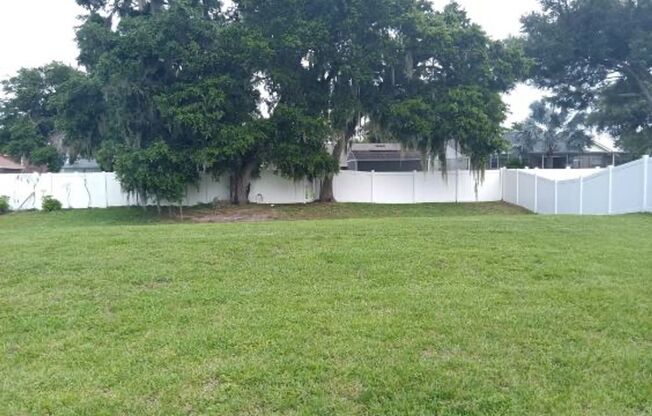 Spacious 4-Bedroom 2 Bathroom Apartment for Rent! 2064 Sqft home.