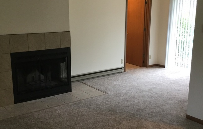2 beds, 1 bath, 950 sqft, $1,700, Unit 7641CB