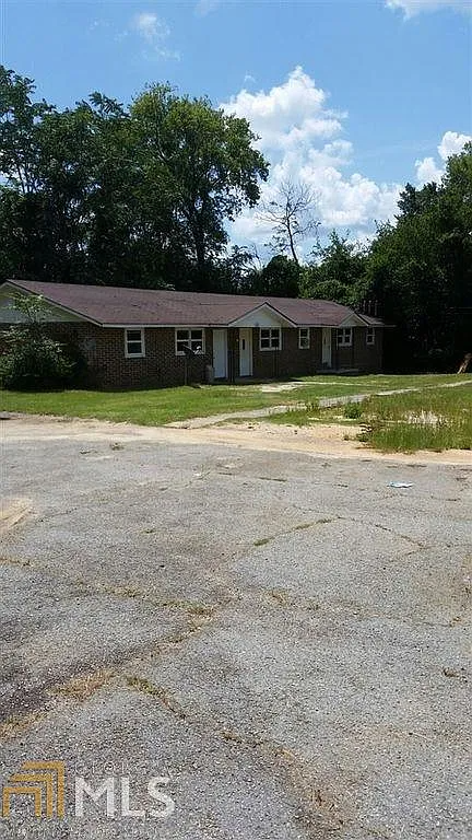 1143 WOOLFOLK ST