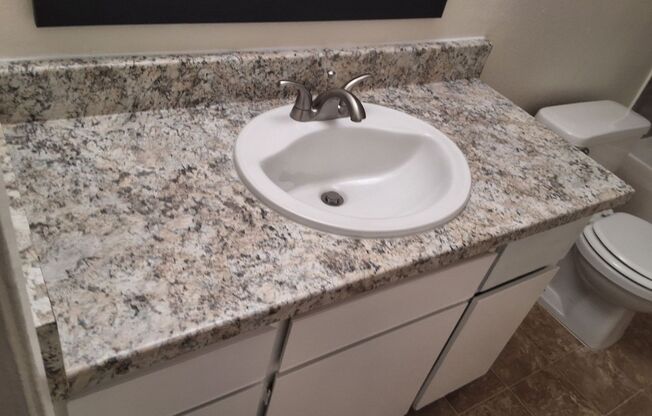2 beds, 1 bath, 968 sqft, $1,325, Unit 1450-129