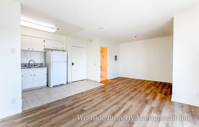 Studio, 1 bath, 350 sqft, $1,975, Unit 403