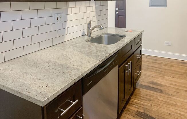 Studio, 1 bath, 460 sqft, $1,595, Unit 857-3S