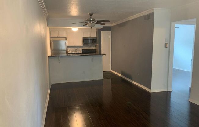 2 beds, 2 baths, 719 sqft, $1,395, Unit 204